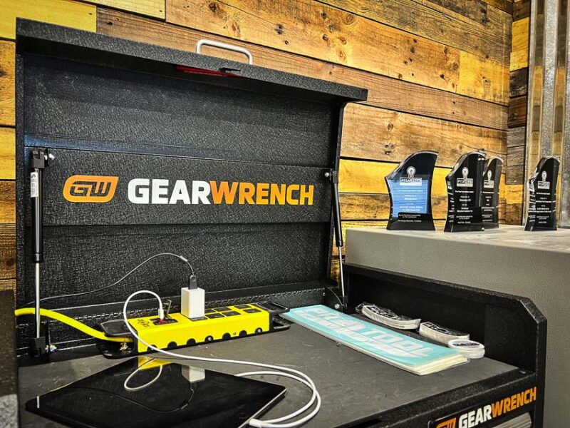 Gabinete para herramientas con ruedas GearWrench Serie GSX